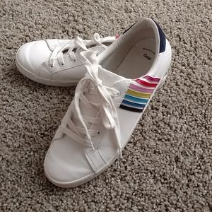 GAP sneakers 🌈